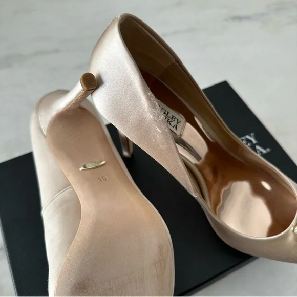 BADGLEY MISCHKA Cher Crystal Buckle Pumps Satin - Picture 7 of 10